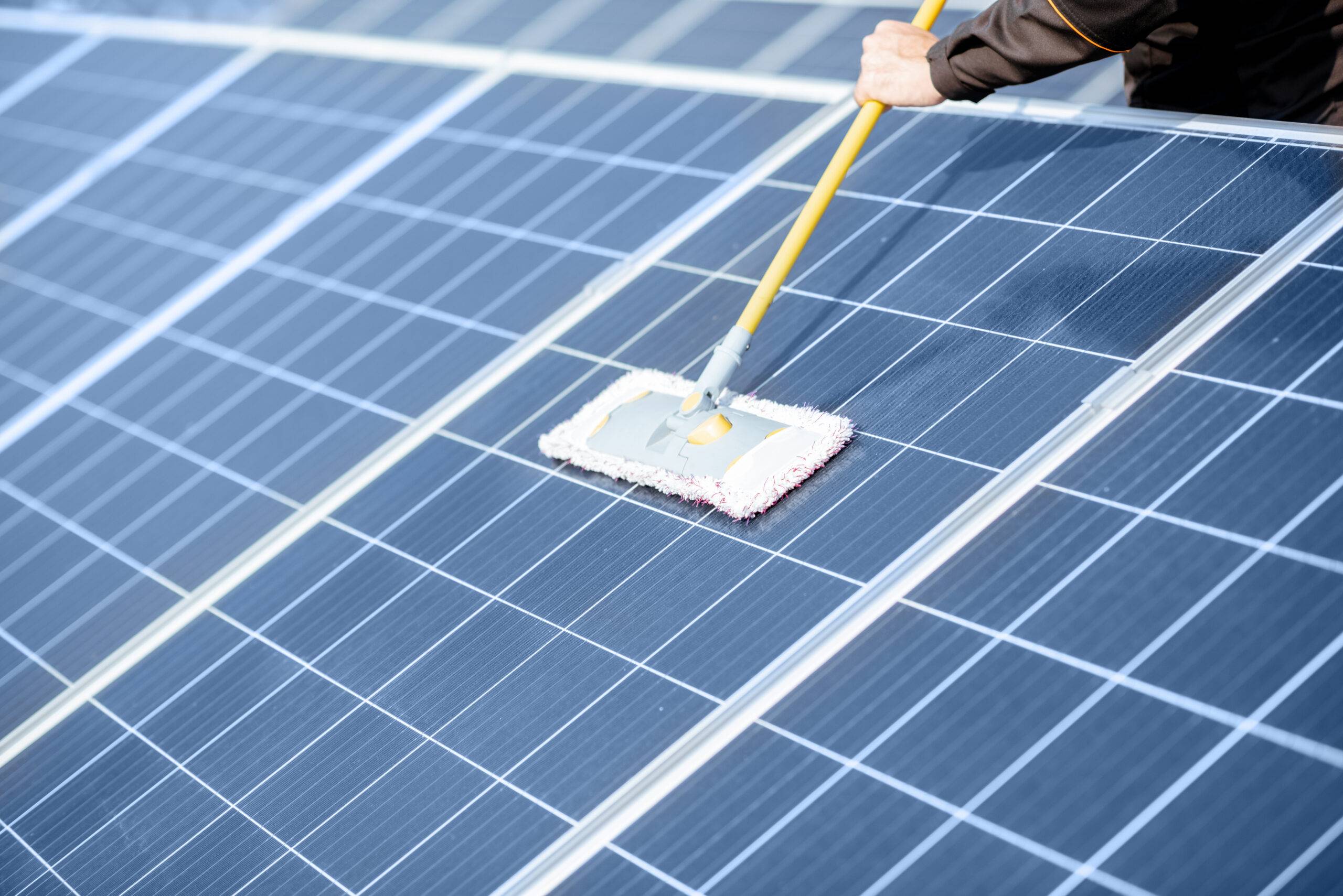 rooftoppowerco.com Should you clean solar panels in Rhode Island